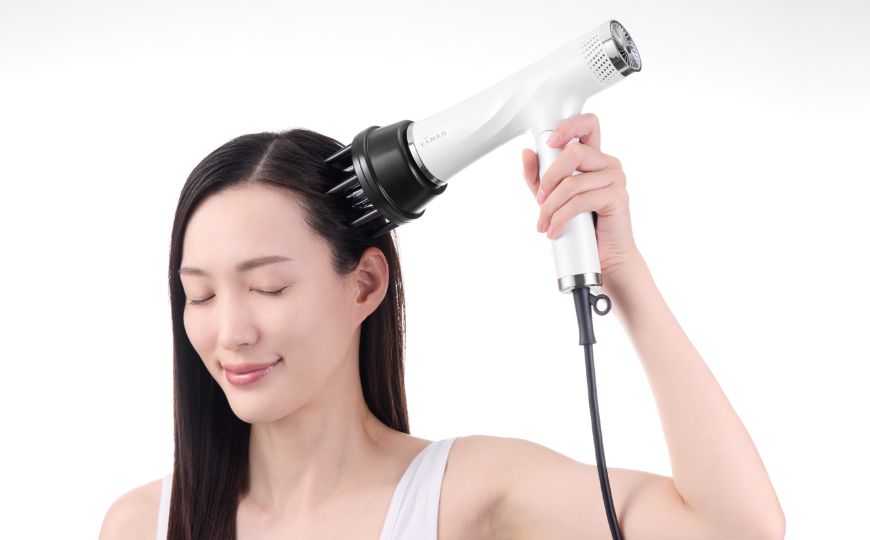 大風量はそのままいつでもどこでも艶髪を叶える「リフトドライヤー