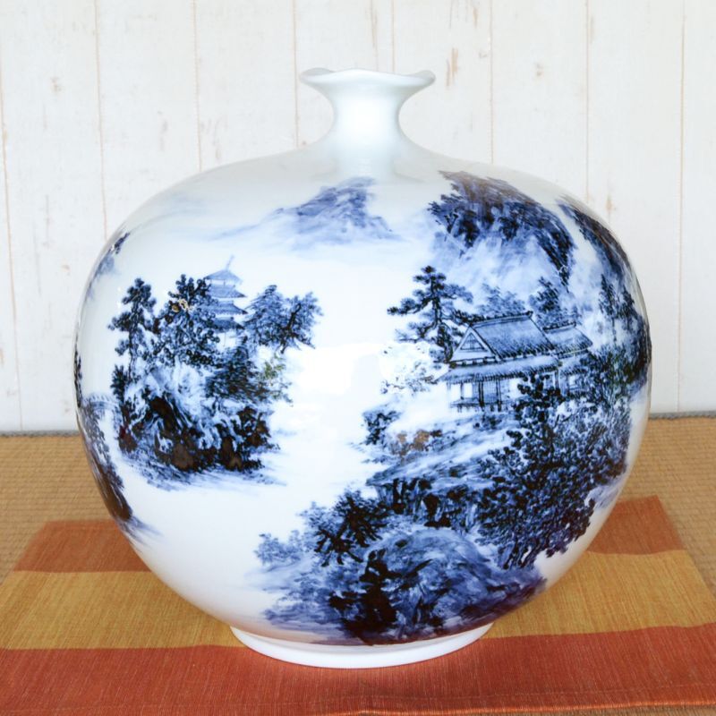 有田焼やきもの市場 | 有田焼 大作「染付山水 大花瓶」 真右エ門窯