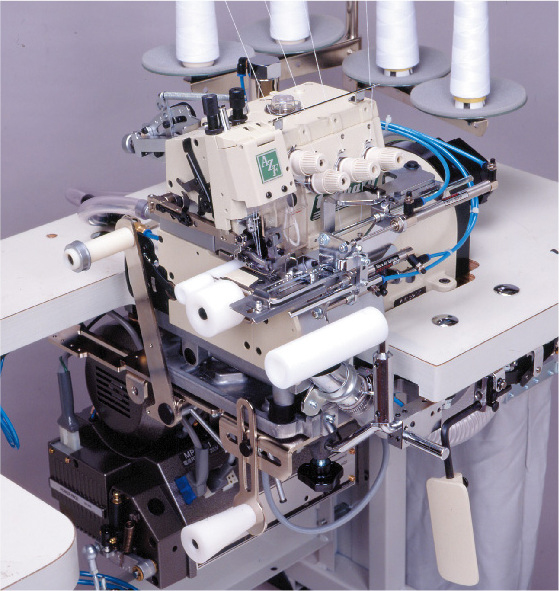 AZF8400 クラス :: 上下差動送り シリンダー型超高速度オーバーロック