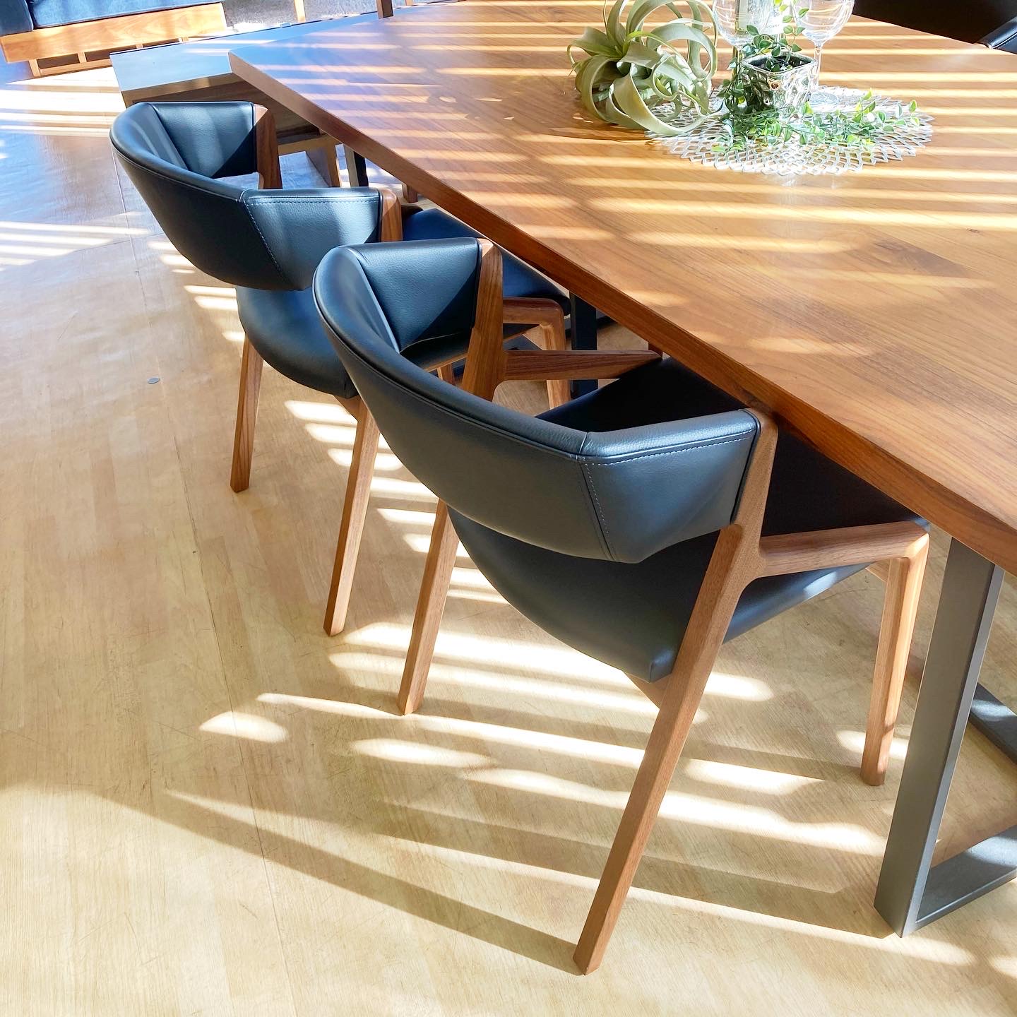 ダイニングチェア DC323-1W – 商品カタログ