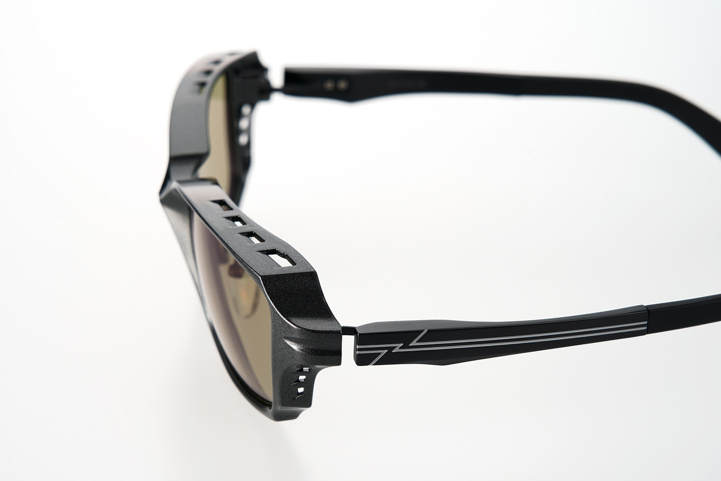 SHADE | Zeque (ゼクー)