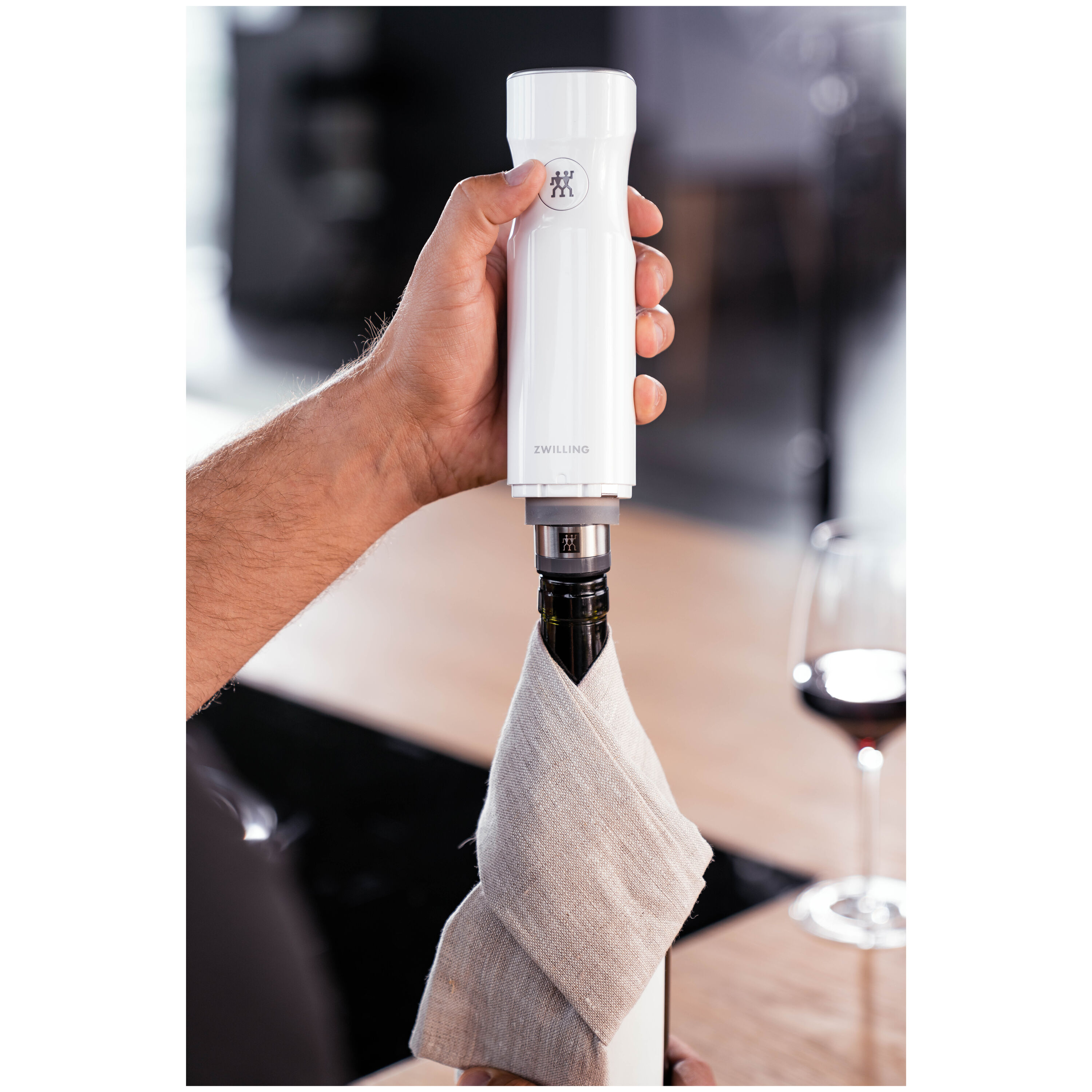 Buy ZWILLING Fresh & Save Vacuum wine sealer | ZWILLING.COM