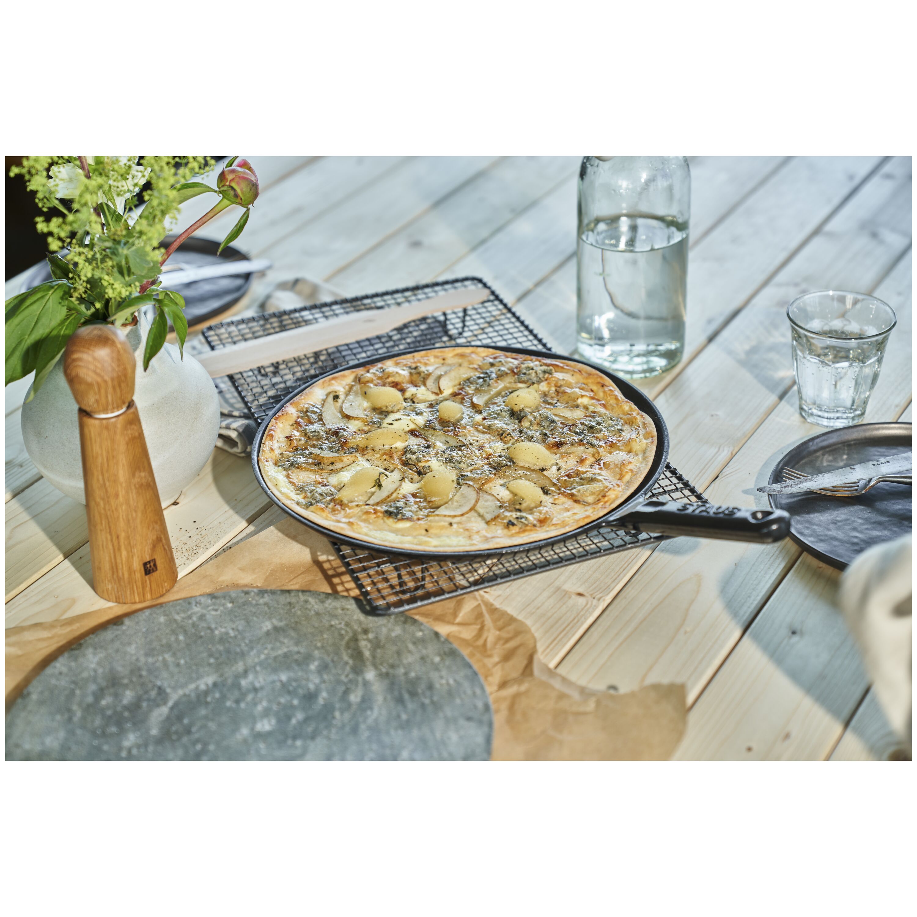 新品】staubクレープパン専用です STAUB(ストウブ)】クレープパン