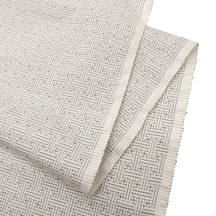 前田紬工芸 本場大島紬 「白大島(一元式・経緯絣) 秋名バラ」 着尺 白