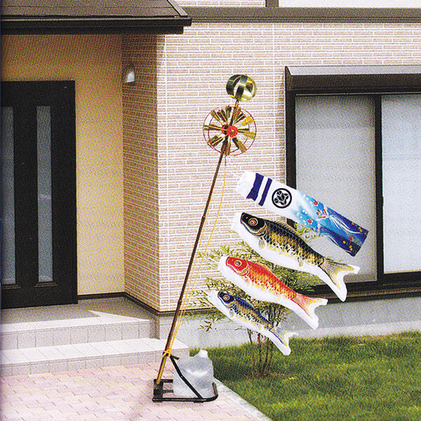 超コンパクトサイズの翔勇鯉ミニスタンドセット 家紋入れ無料です