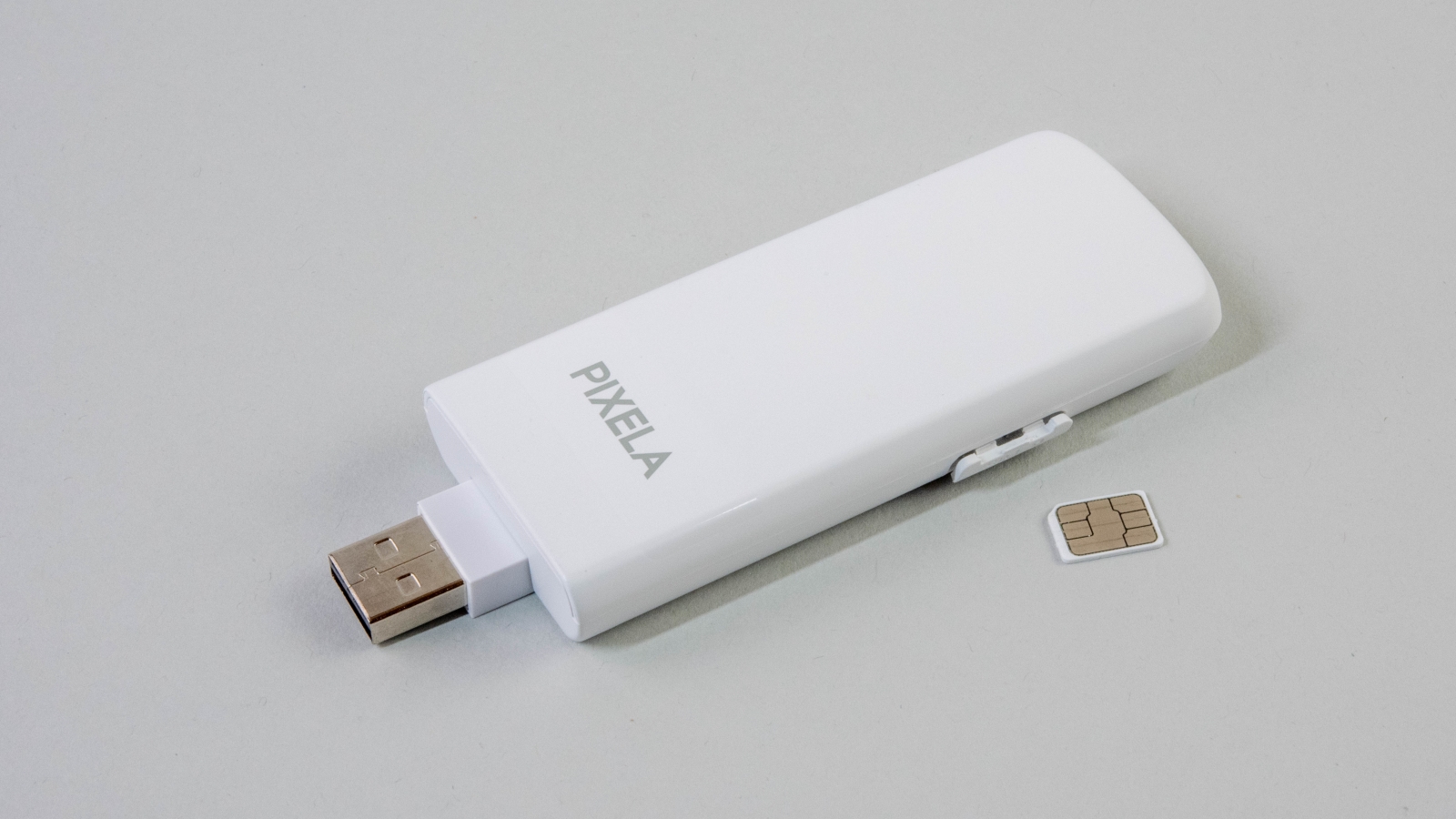 USB接続のLTEドングル、使ってみたら意外と便利だった | 日経クロス