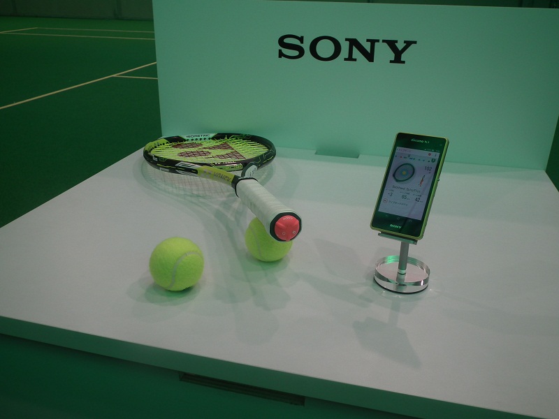ソニーがテニスラケット装着型センサー、スマホ連携でテニスのショット
