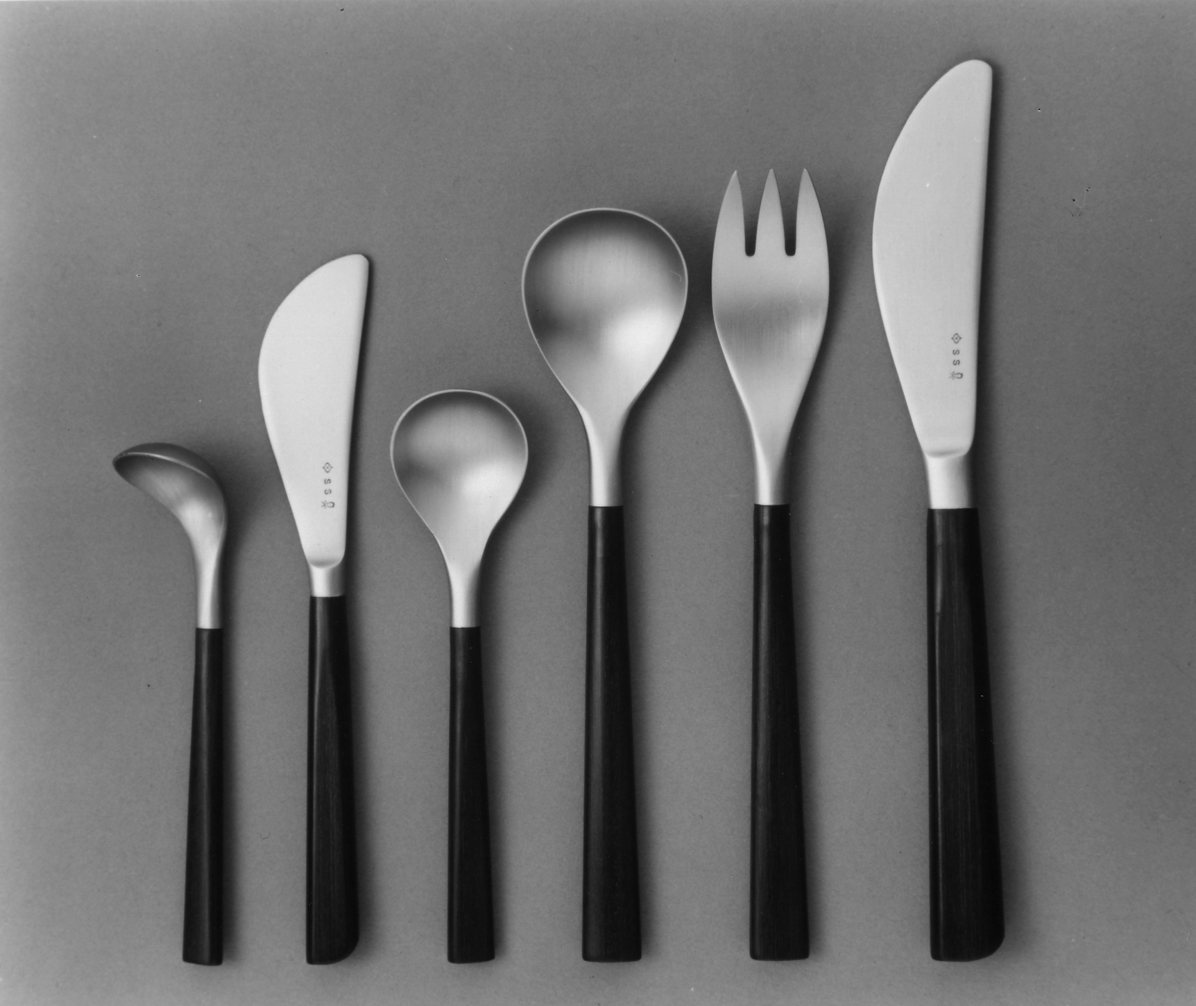 作品紹介「黒柄カトラリー ＃2250」 – 柳宗理 ／YANAGI DESIGN ：柳