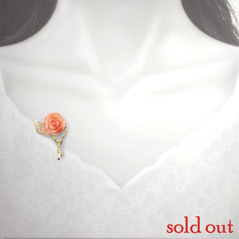 艶やかな桃色が美しい薔薇ブローチ – 柳澤商会 ジュエリーカタログ
