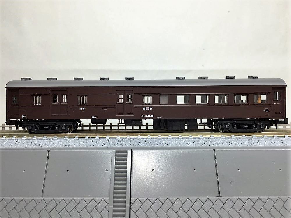 オハ61系客車（オハユニ61など）が入線です。KATO 10-1370 特別企画品