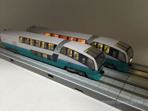 251系 スーパービュー踊り子 新塗装 入線です。KATO 10-474/475