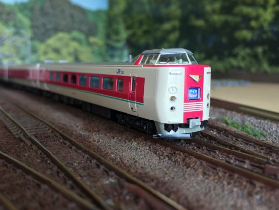 381系 「ゆったりやくも」 を弄る。9連対応 KATO 10-1451 | NGaugeJP