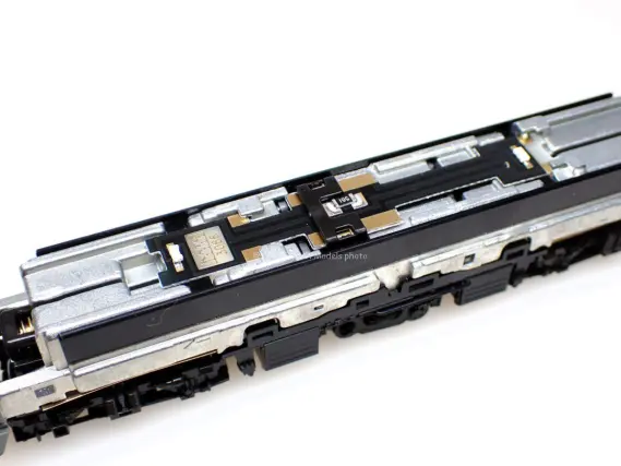 ED76 500 JR仕様が入線です。KATO 3071-2 スロットレスモーター搭載