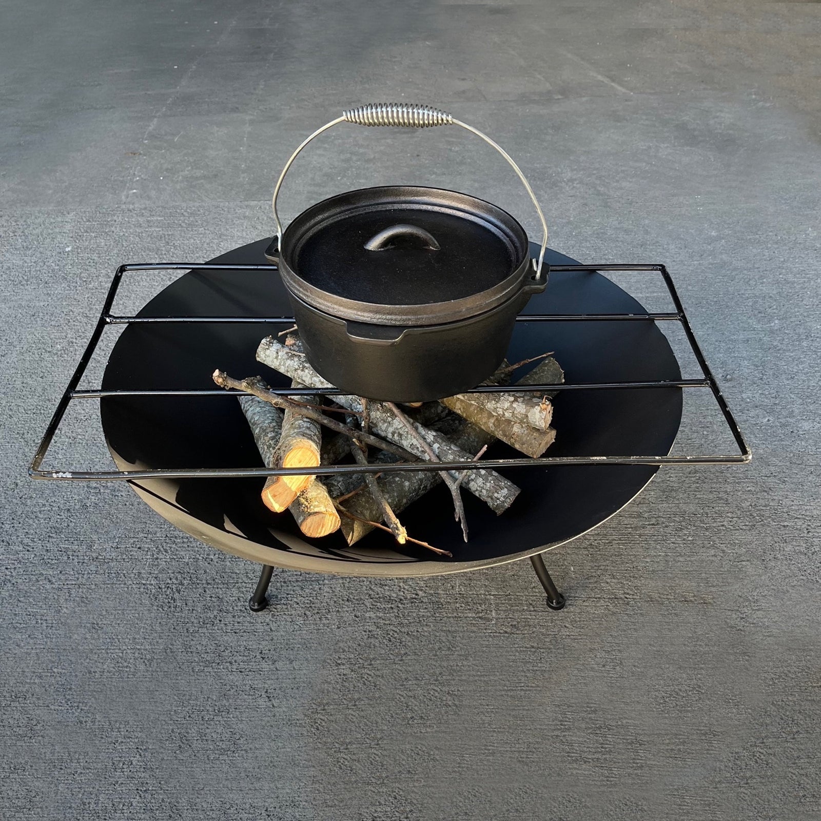 4点セット】ダッチオーブン・58cm焚き火台・五徳・スタンド – よろず
