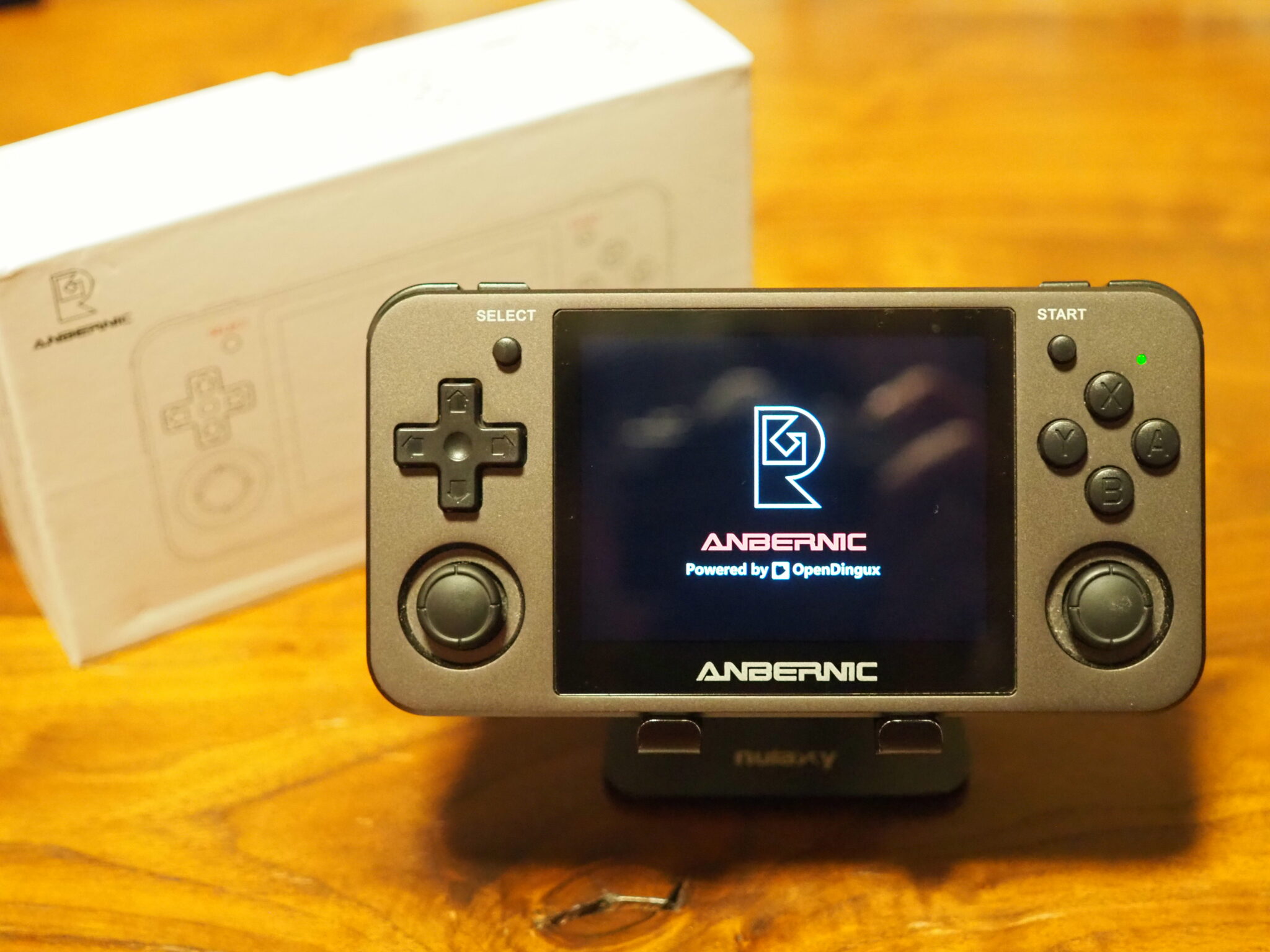 レビュー】手にした人にしか分からない中華ゲーム機の頂点『RG350M