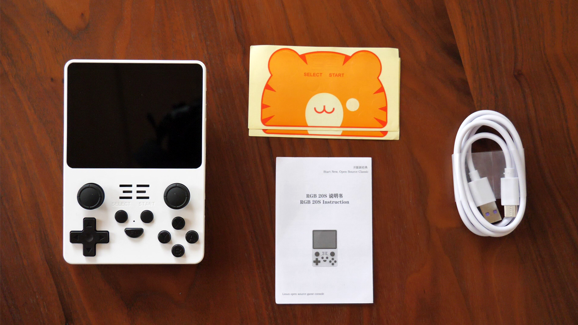 レビュー】冗談抜きで気に入ったよ。虎がモチーフの『Powkiddy RGB20S