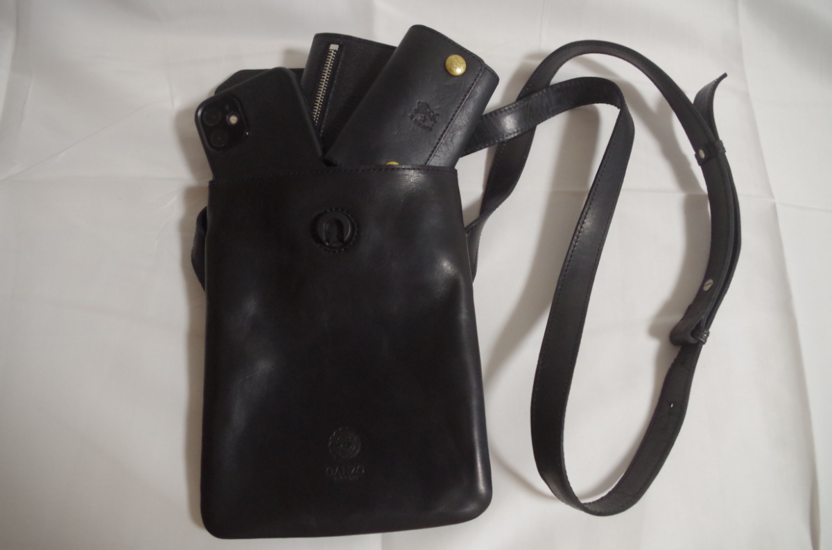 GANZO【サケット4】小さめな大人のレザーサコッシュのおススメ - よ