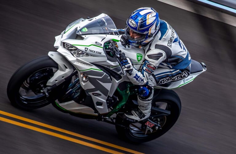 ニンジャZX-25Rで実測200km/hに挑戦#2【吸排気フルチューン仕様で大台