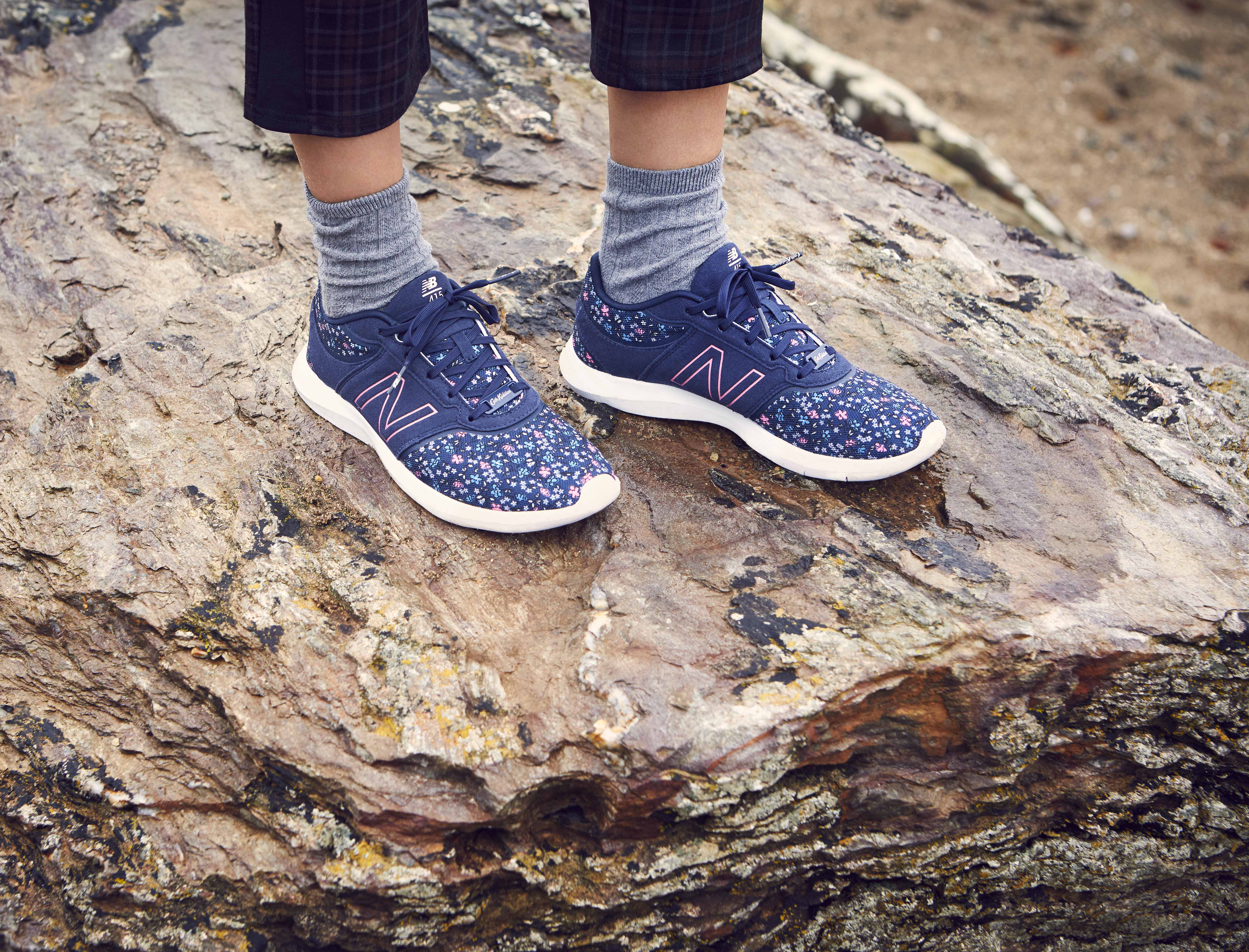 ニューバランス × キャス・キッドソンのコラボスニーカーがかわいい