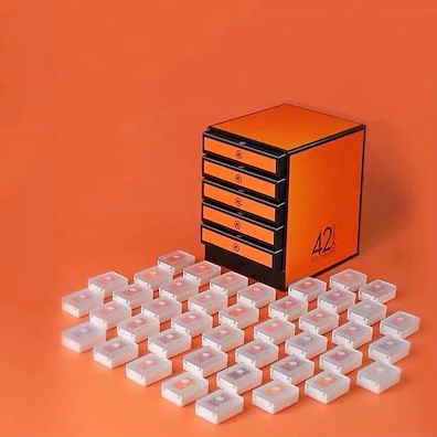 麻雀牌かと思いきや…まさかの「アイシャドウ」!? ぜんぶそろえれば麻雀