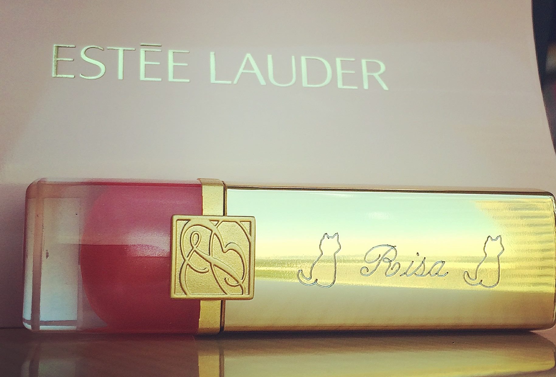 限定の猫モチーフ】エスティ ローダーのリップスティックに猫モチーフ