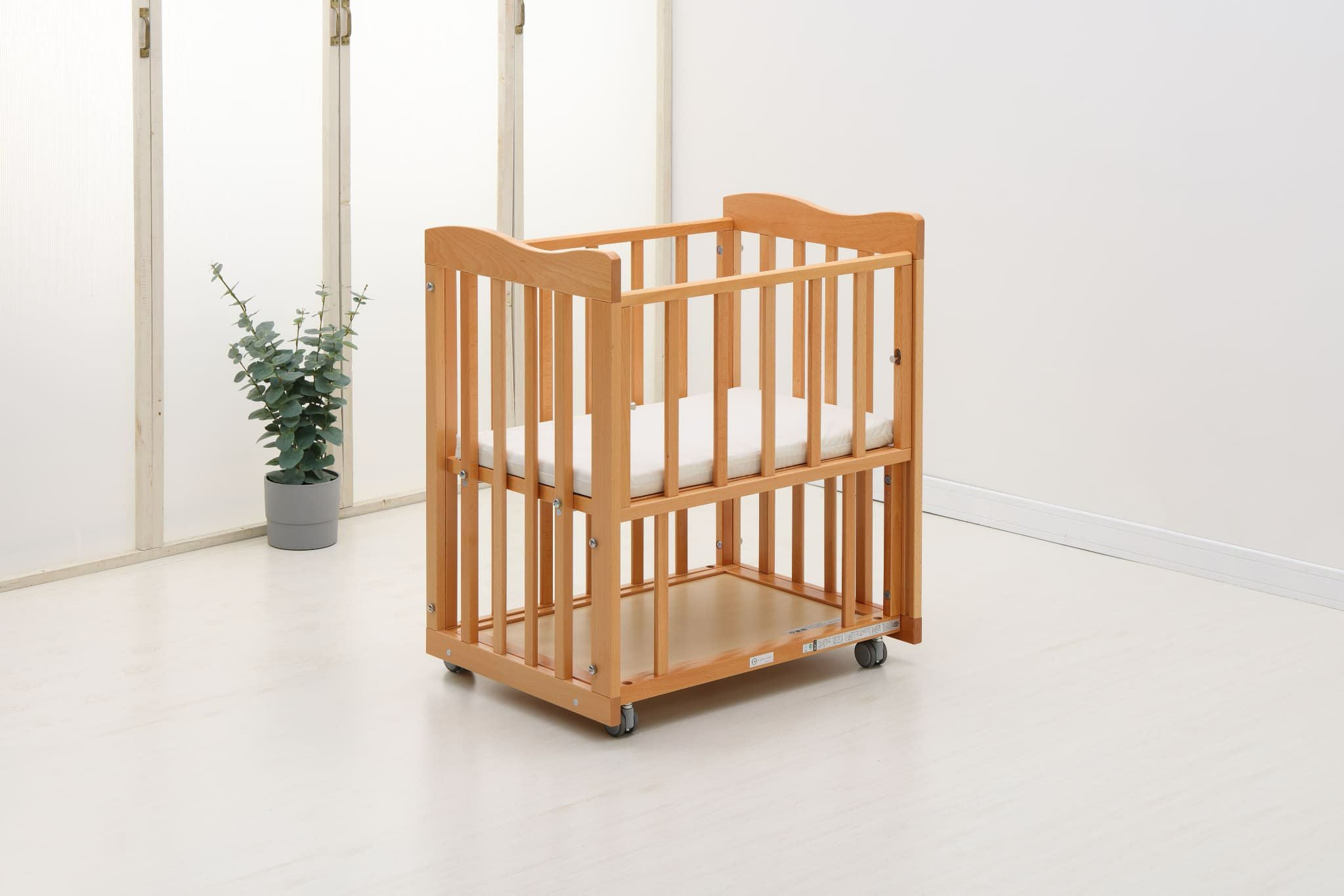 木製新生児ベッド Aタイプ・マット付 | 国産ベビーベッド製造メーカー