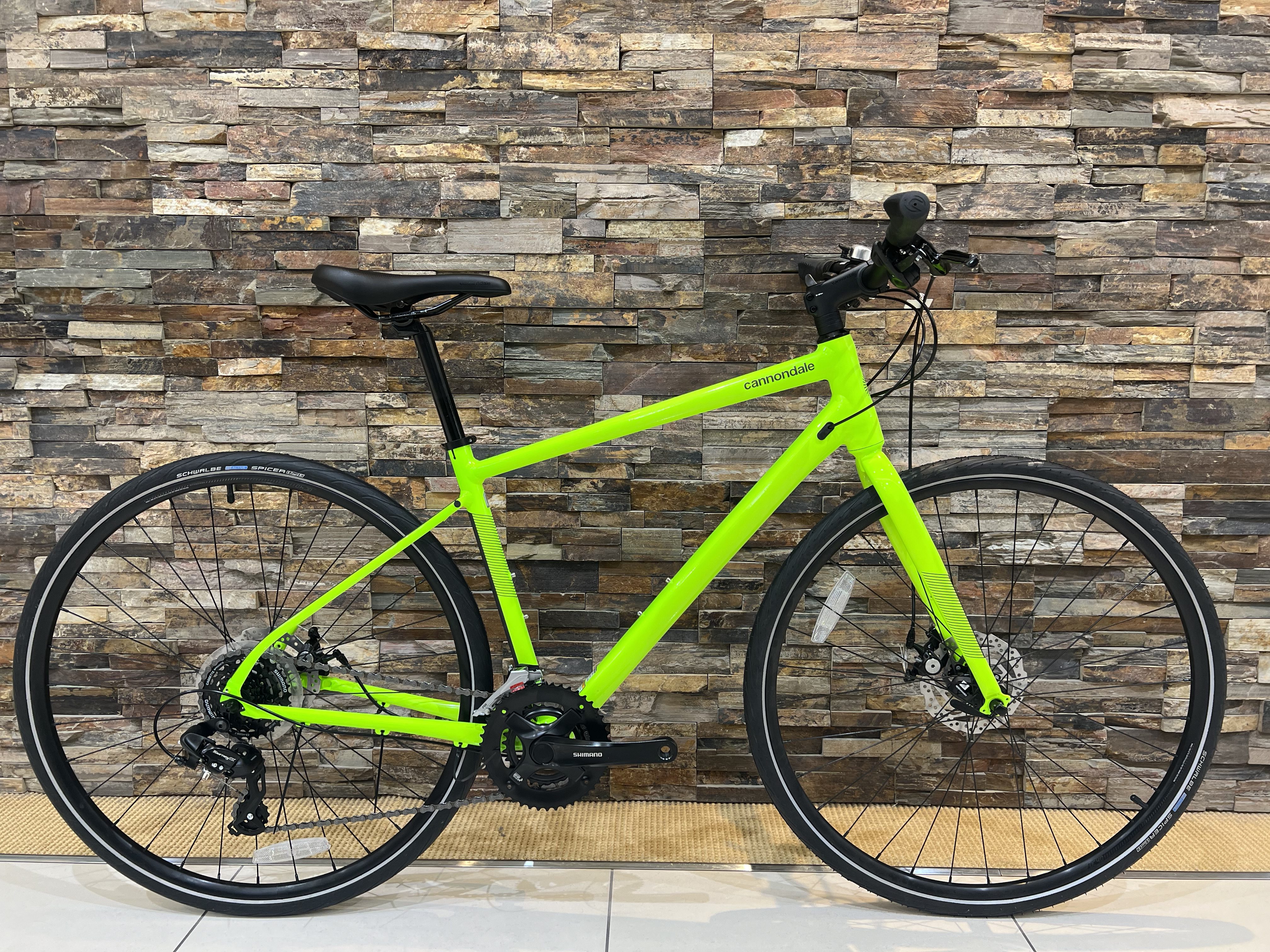 BlackFriday】蛍光色カラーで視認性バッチリ!!個人的おすすめな個性