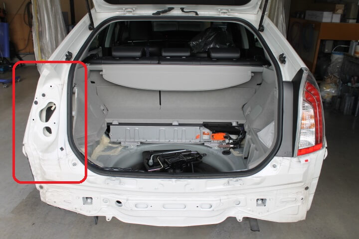 トヨタ 30プリウス テールランプ取り外し方 - Y'sボディーブログ