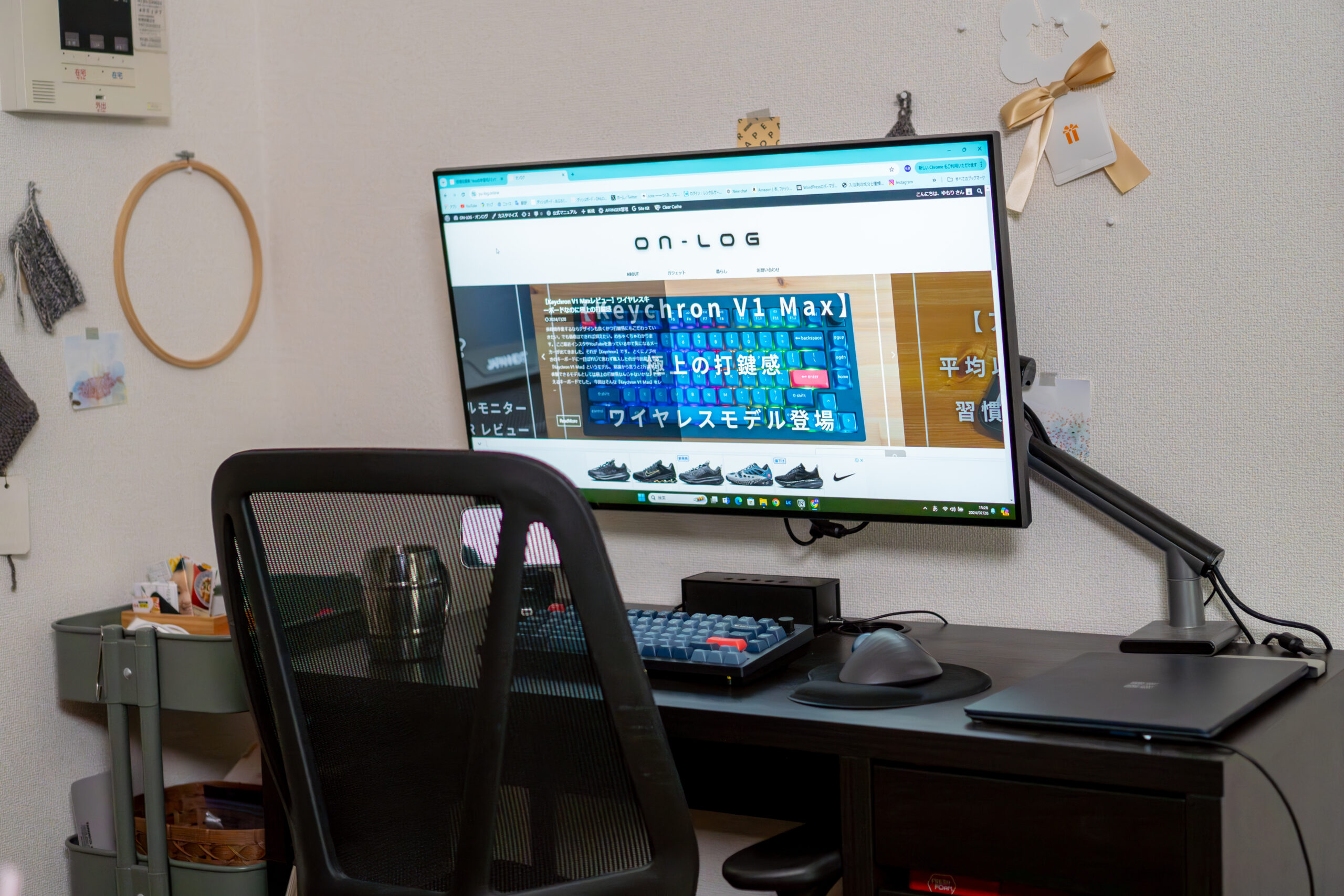 ikeaの学習机『ミッケ』を大人のデスクとして使えるようにアレンジして