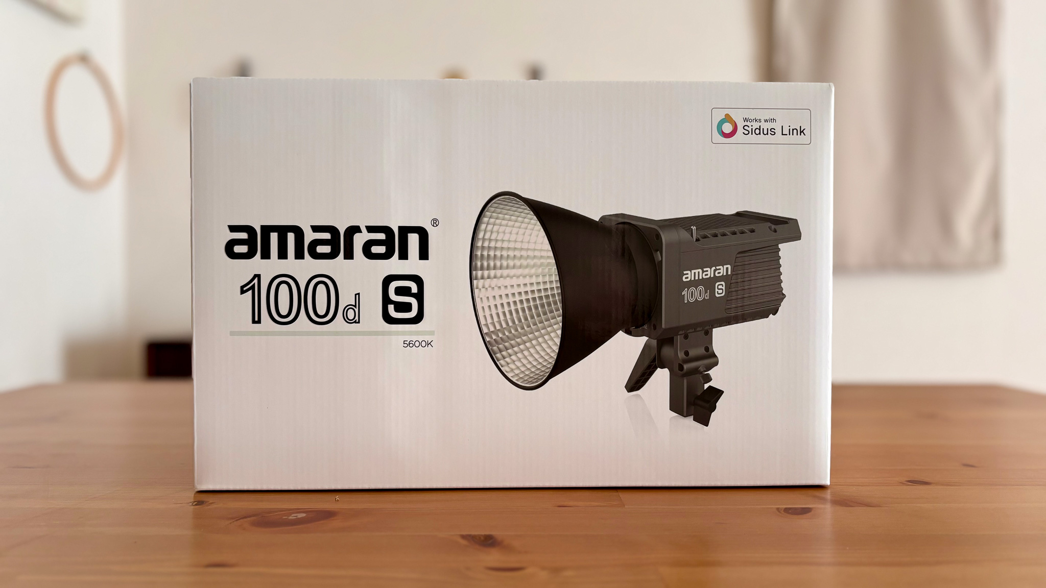 夜を昼に』夜中に自然光を作れるライト…発見。『Aputure amaran 100d S