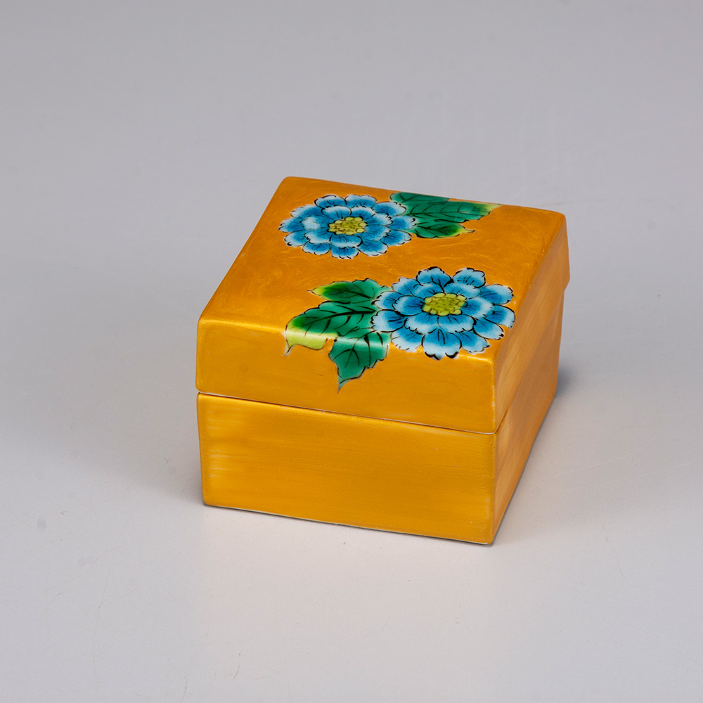 九谷焼陶箱 牡丹 作家 中川 眞理子 | 九谷結窯（結工房）