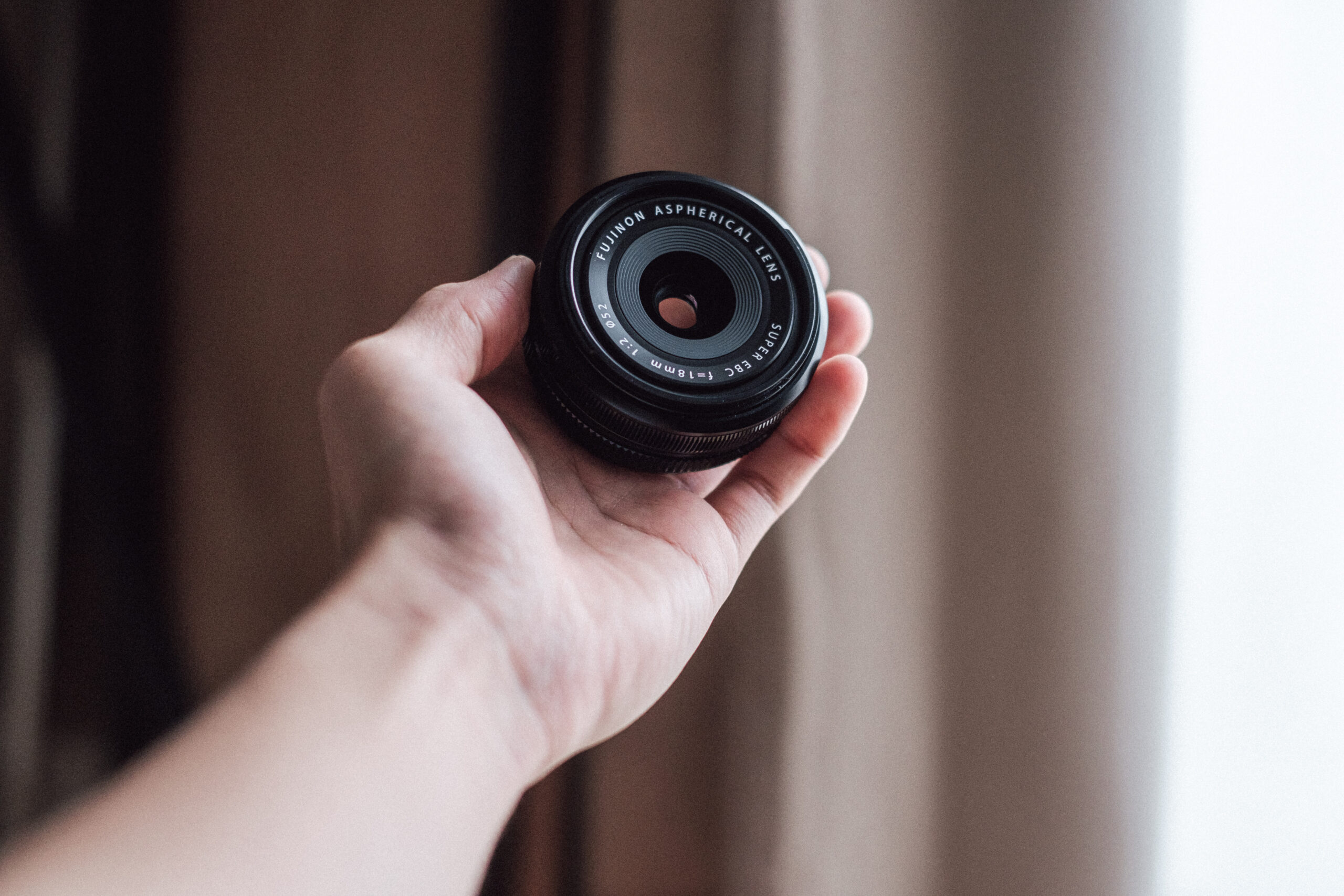 作例あり]付けっぱなし最強広角単焦点レンズ「XF18mm F2 R」レビュー