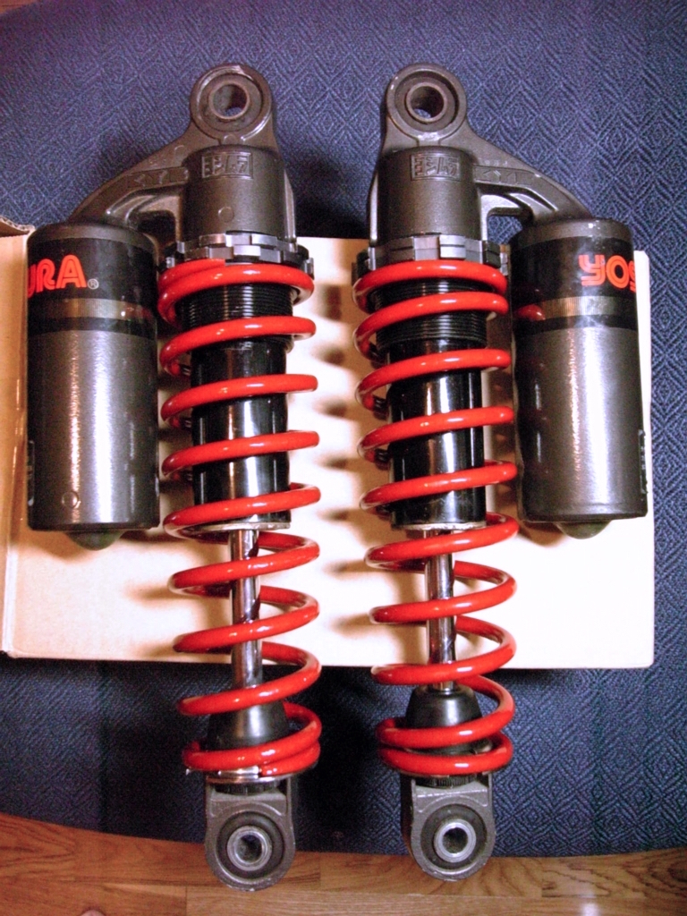 ヨシムラKYBのリアサス