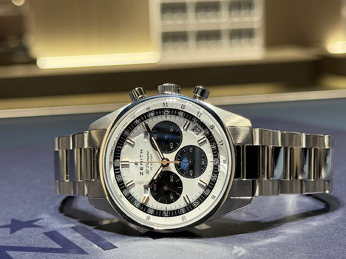 2024年話題の新作！パンダ文字盤がクラシカルな『クロノマスター