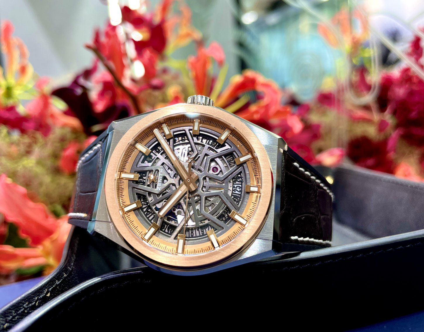 18Kローズゴールド×チタンの見事なコントラスト！『デファイ