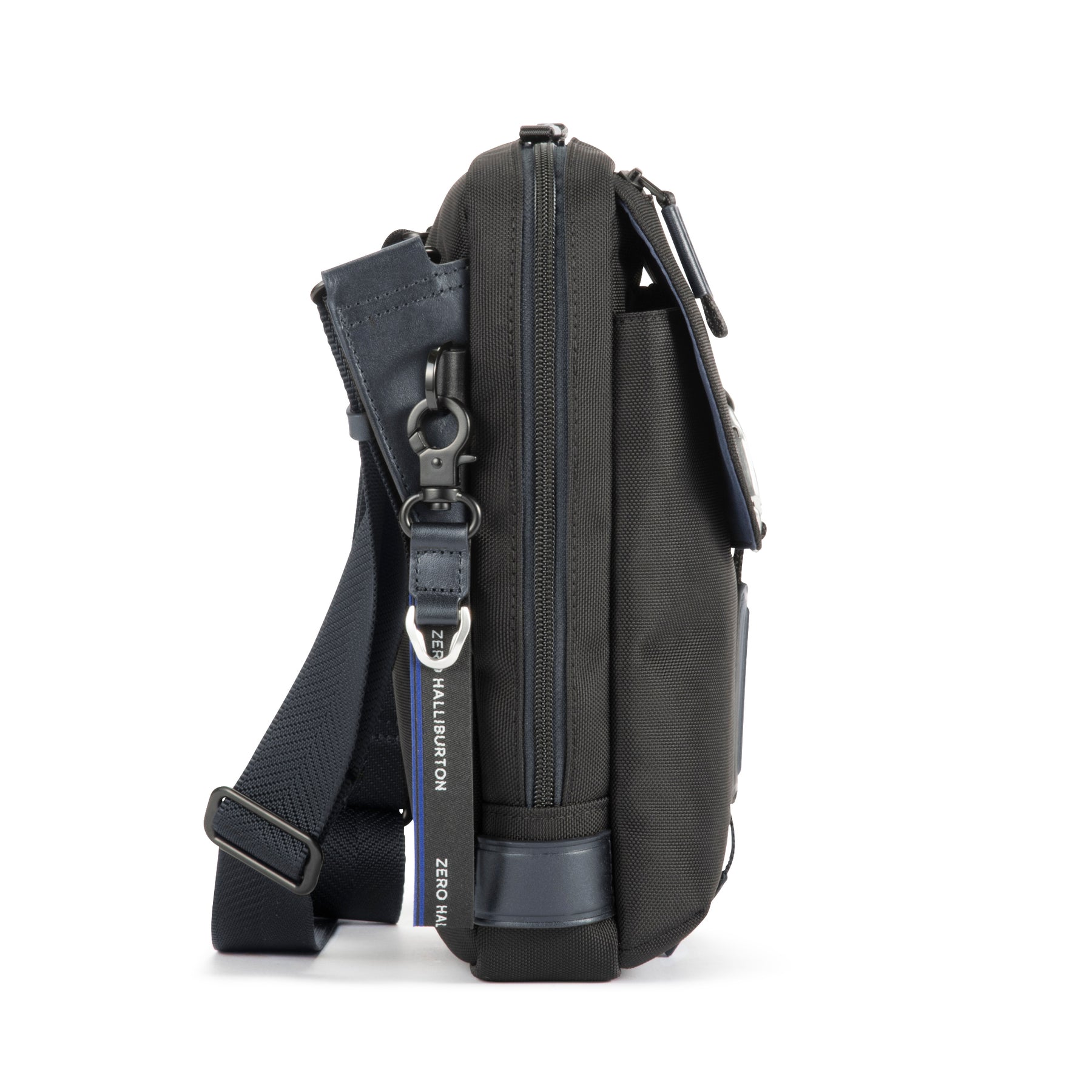 ZERO ZLM | Vertical Shoulder Bag | 81512 – ZERO HALLIBURTON