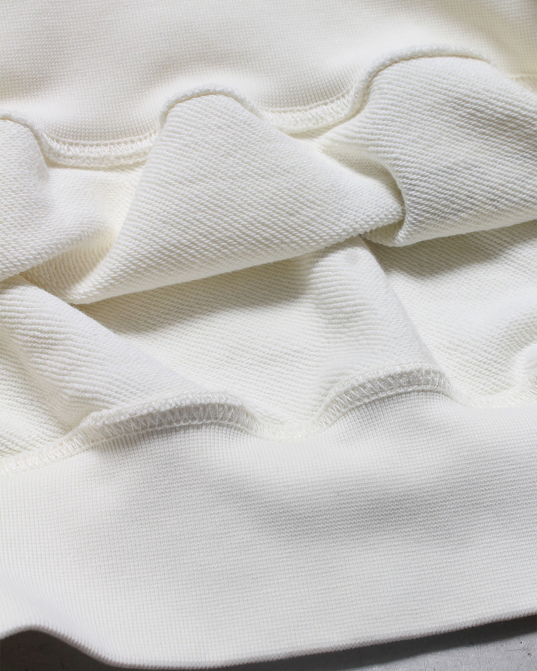 グラフィティースウェットトレーナー – LIBEIRO