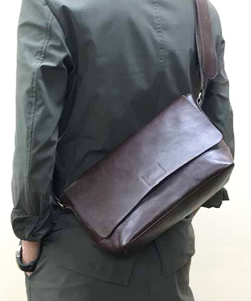 BICASH（ビカーシ） ショルダーバッグ 「BICASH/ビカーシ」レザー