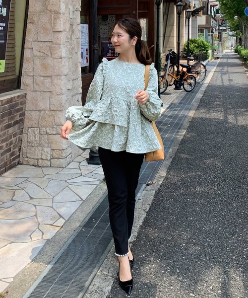 Fit more（フィットモア） アシンメトリーフリルジャガードトップス