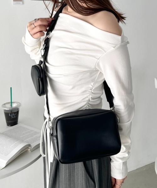 CLEA ショルダーバッグ バッグ マルチケース付きスクエアショルダー