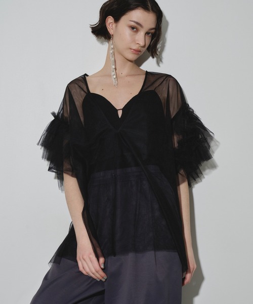 LA BELLE ETUDE（ラベルエチュード） Vネックボリュームチュール