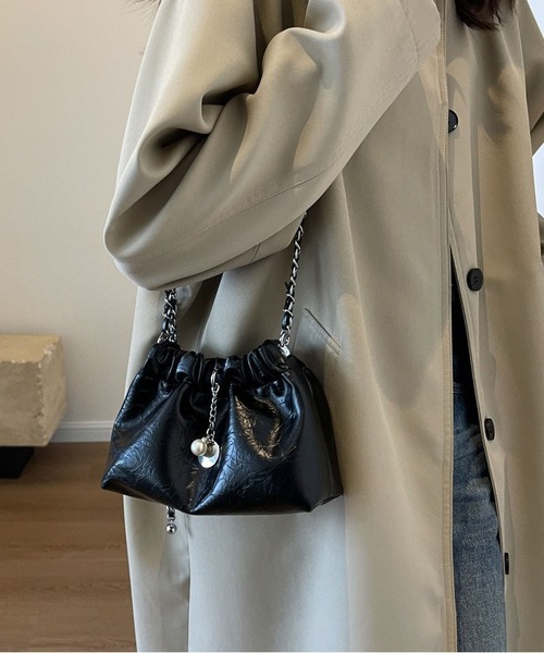 LA VORAGINE（ラ ヴォラジネ） ショルダーバッグ バッグ チェーン