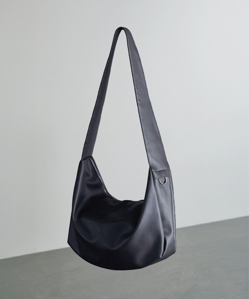 CALLNE ショルダーバッグ 「CALLNE」Tech Half Moon Shoulder Bag