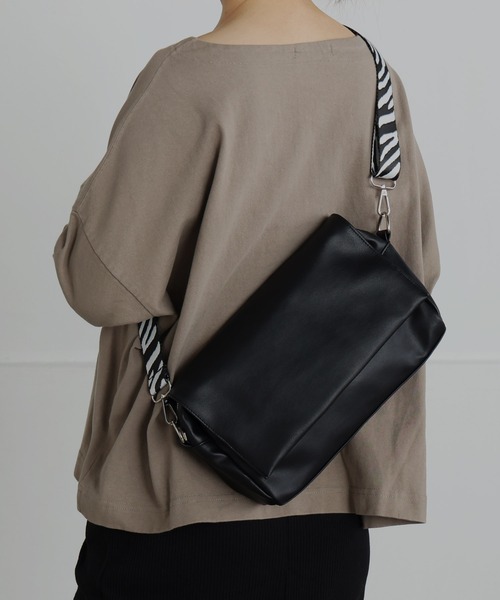 TOGA PULLA（トーガ プルラ） ショルダーバッグ「OUTDOOR PRODUCTS