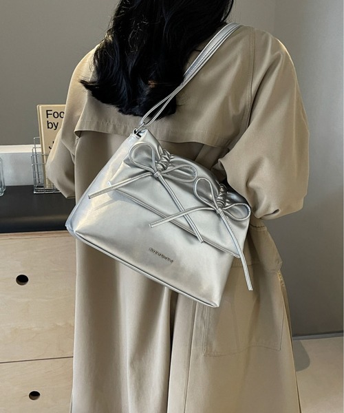 LA VORAGINE（ラ ヴォラジネ） ショルダーバッグ バッグ 紐リボン 2way