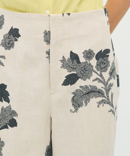 CABaN（キャバン） パンツ モノトーンフラワープリント フレアパンツ