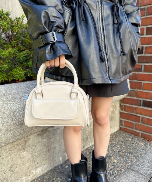 CLEA ボストンバッグ エナメル外ポケット付きミニボストンバッグ