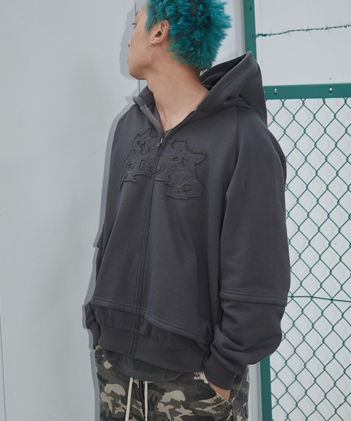 SHORT ROUND パーカー SHORT ROUND/ダメージアップリケレイヤードZIP