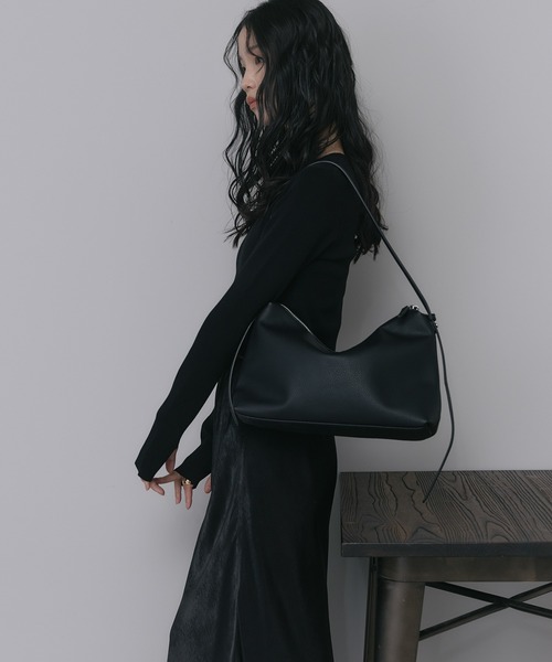 soins ショルダーバッグ バッグ 「牛革」ミニマルショルダーバッグ