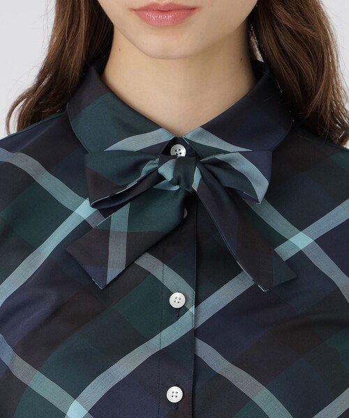 BLUE LABEL CRESTBRIDGE（ブルーレーベルクレストブリッジ） ブラウス